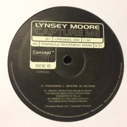 Capture Me - Lynsey Moore