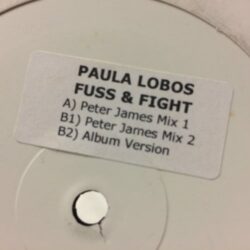 Fuss & Fight - Paula Lobos